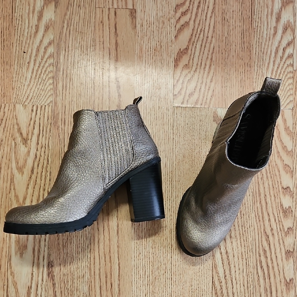 Stylish Gold Ankle Boots for Women